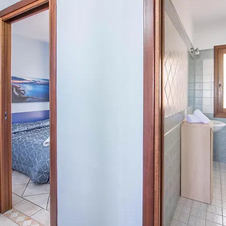 Semesterbostad Rovo House, Pittulongu, Olbia, Sardinia