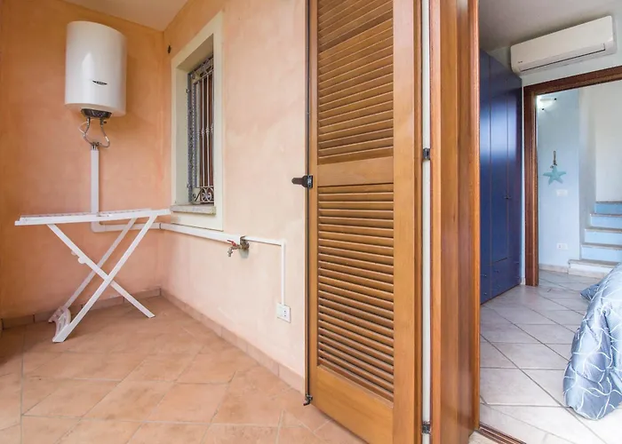 Rovo House, Pittulongu, Olbia, Sardinia Дом отдыха