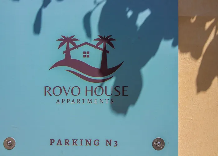 Rovo House, Pittulongu, Olbia, Sardinia Дом отдыха *