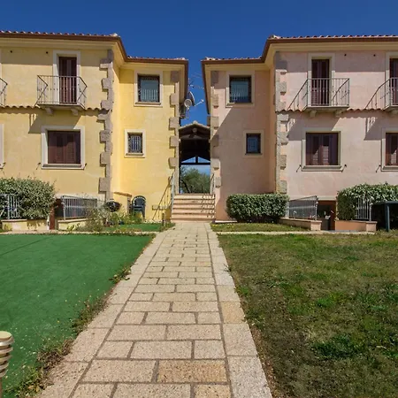 度假居 Rovo House, Pittulongu, Olbia, Sardinia *